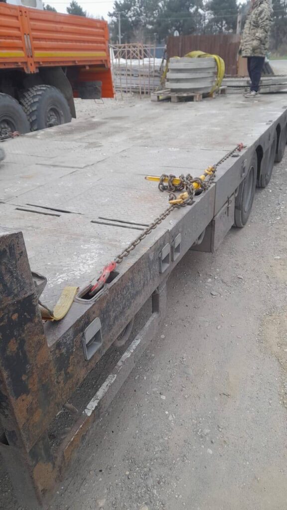 Бетонные плиты, кольца, люки, трубы для: Распределительный газопровод высокого давления