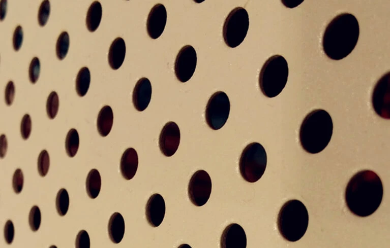 Медно-никелевый перфорированный лист 2.5 мм МНЖ 5-1 ГОСТ 492-2006