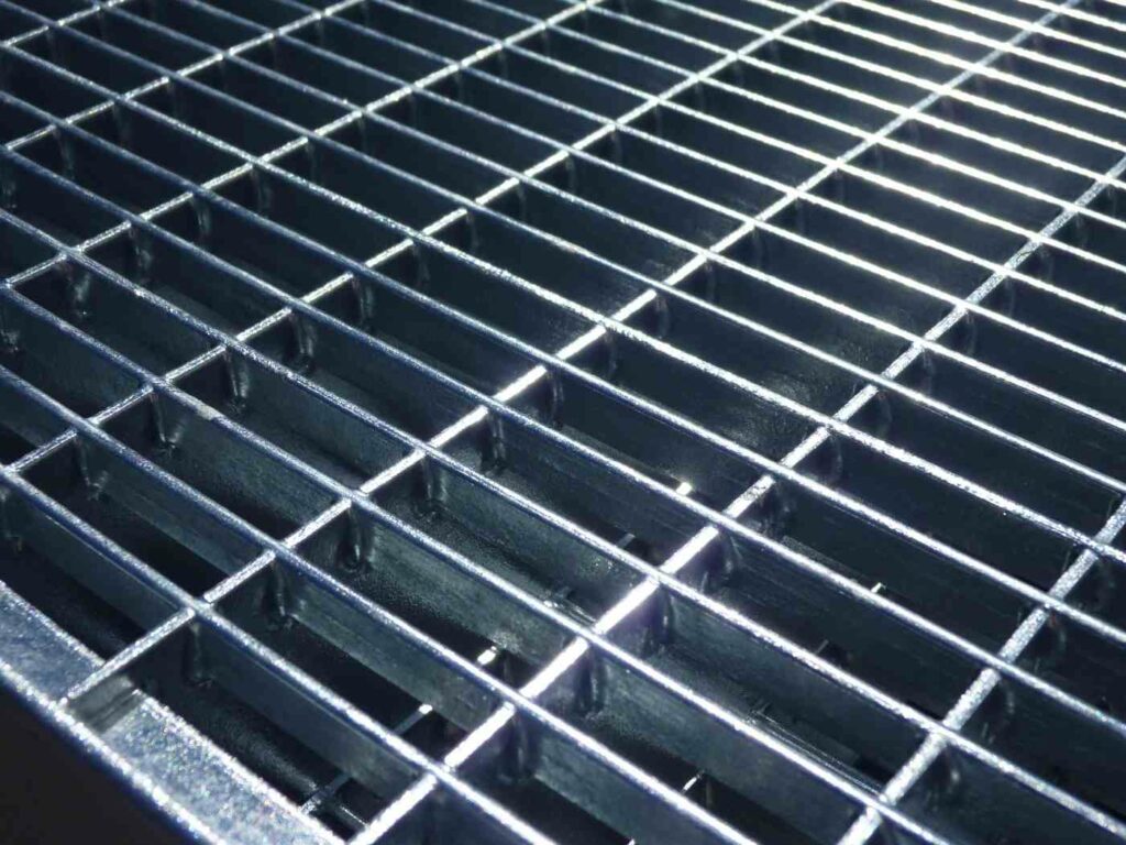 Прессованный настил 800x1000 мм 33х33 мм 30х2 мм ТУ 25.11.23-015-57099372-2018